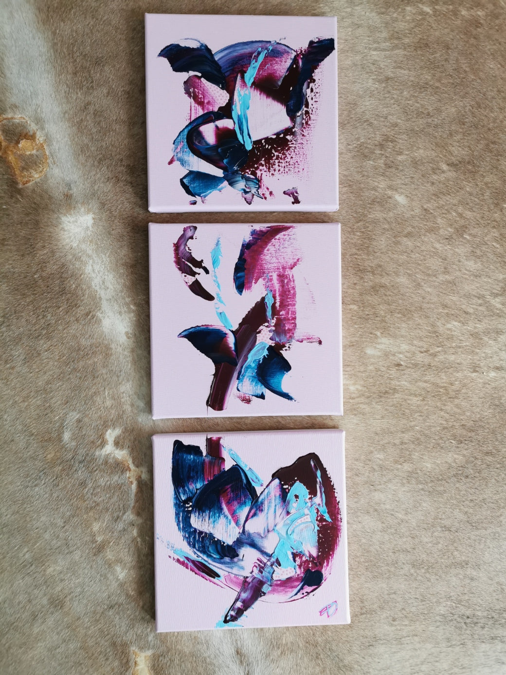 - UNTITLED - Unikat on canvas 25x25cm SOON FOR SALE